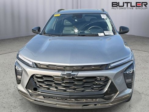 Used 2024 Chevrolet Trax ACTIV w/ Sunroof Package FWD image 4