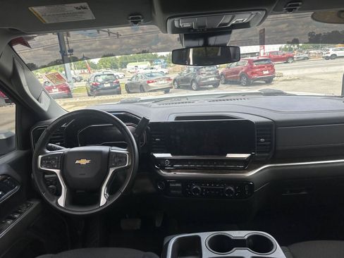 Used 2025 Chevrolet Silverado 2500 LT AWD/4WD image 17