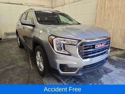 Used 2023 GMC Terrain SLE w/ Driver Convenience Package AWD/4WD image 4