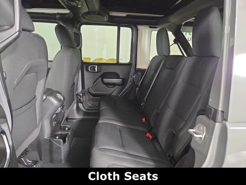 Used 2022 Jeep Wrangler Unlimited Sport AWD/4WD image 13