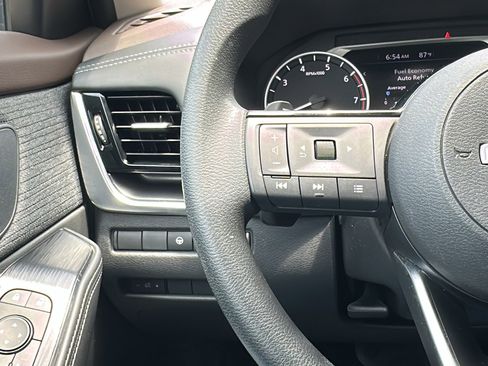 Certified 2022 Nissan Rogue SV image 14