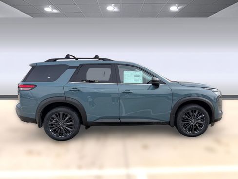 New 2026 Nissan Pathfinder SL image 7