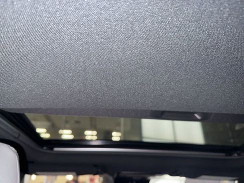 Used 2025 Toyota Camry SE image 18