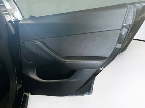 Used 2023 Tesla Model Y Performance AWD/4WD image 31