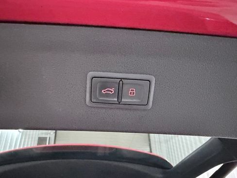 Used 2018 Audi Q3 2.0T Premium FWD image 34