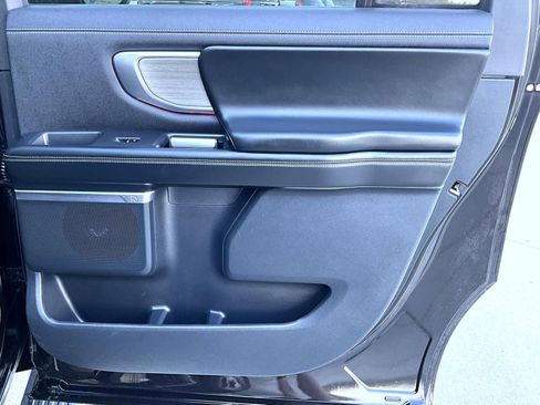 Used 2025 Ford Expedition Max Platinum AWD/4WD image 18