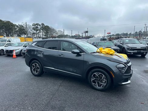 Used 2024 Kia Sportage LX image 10