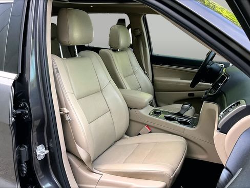 Used 2020 Jeep Grand Cherokee Limited w/ Luxury Group II AWD/4WD image 8