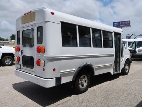 Used 2014 Chevrolet Express 3500 w/ School Bus Package RWD image 4