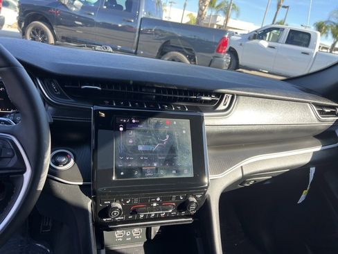 Used 2025 Jeep Grand Cherokee L Laredo w/ Luxury Tech Group I image 18