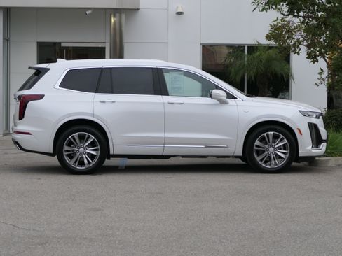 New 2025 Cadillac XT6 Premium Luxury image 7