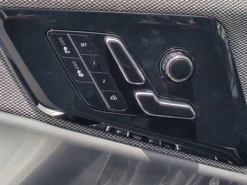 New 2026 Cadillac Optiq Luxury 1 image 21