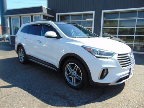 Used 2017 Hyundai Santa Fe Limited AWD/4WD image 6