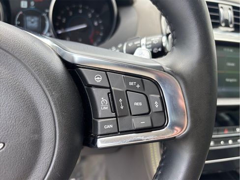 Used 2018 Jaguar F-PACE R-Sport AWD/4WD image 30