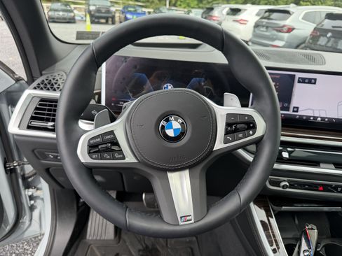 Used 2026 BMW X5 xDrive40i w/ M Sport Package AWD/4WD image 14
