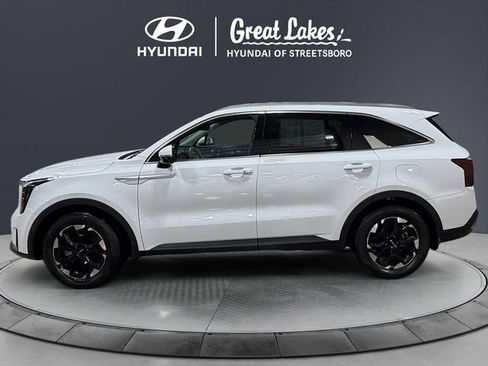 Used 2025 Kia Sorento S FWD image 3