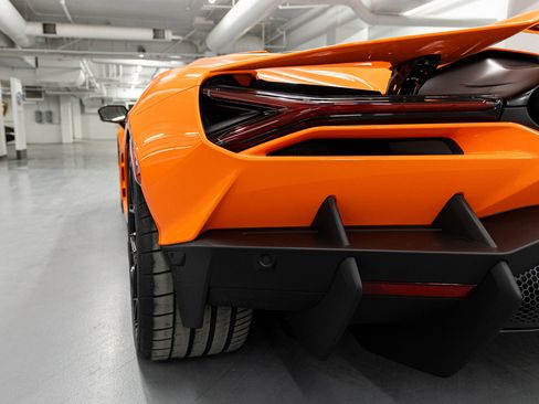 Used 2026 Lamborghini Revuelto image 22