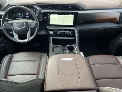 Certified 2025 GMC Sierra 2500 Denali w/ Denali Reserve Package image 13