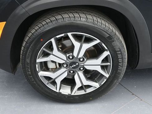 Used 2023 Kia Seltos EX image 25
