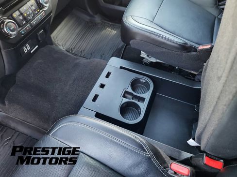 Used 2017 Ford F250 Lariat w/ Lariat Ultimate Package AWD/4WD image 23