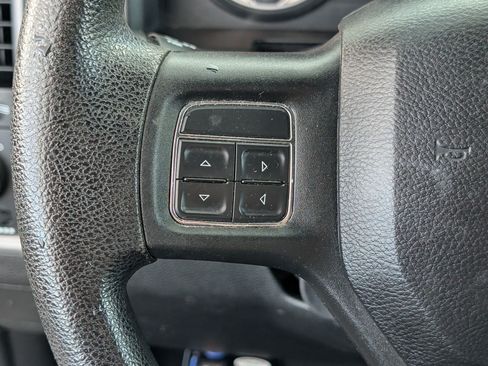 Used 2017 RAM 1500 Express RWD image 19