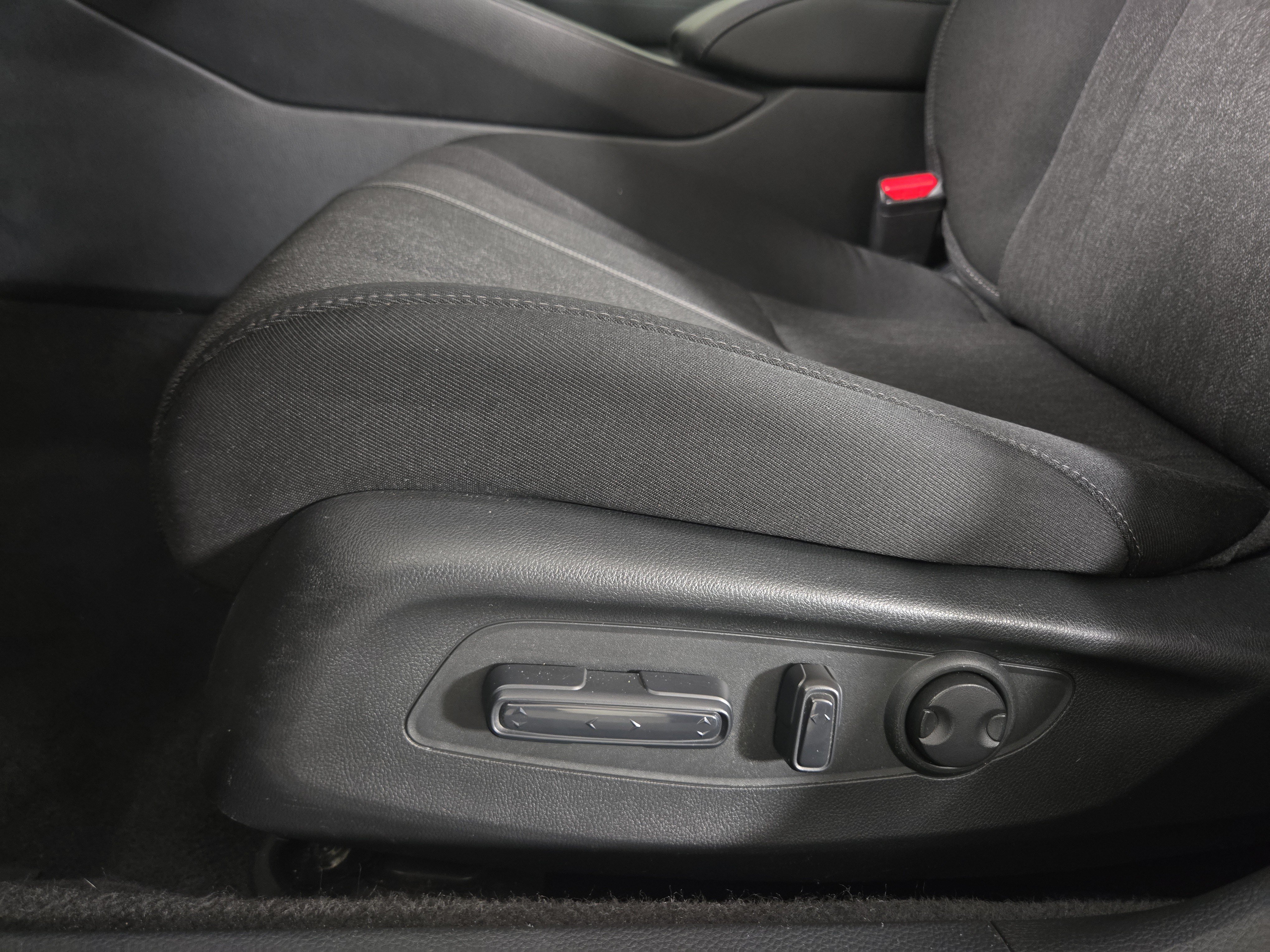 Used 2025 Honda Accord Sport image 29