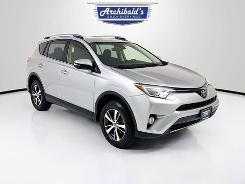 Used 2018 Toyota RAV4 XLE AWD/4WD image 1