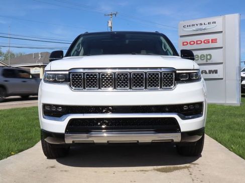 Used 2024 Jeep Grand Wagoneer Series II w/ Convenience Group III AWD/4WD image 5