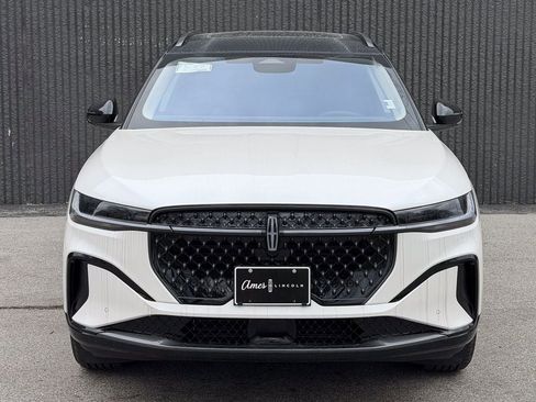 New 2026 Lincoln Nautilus Reserve w/ Jet Appearance Package image 3