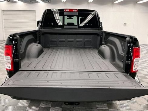 Used 2024 RAM 2500 Tradesman w/ Chrome Appearance Group AWD/4WD image 31