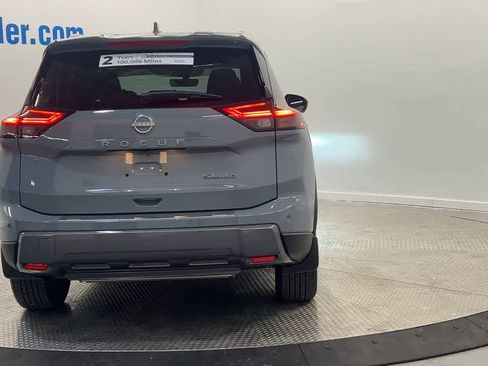 Used 2024 Nissan Rogue SL w/ SL Premium Package image 3