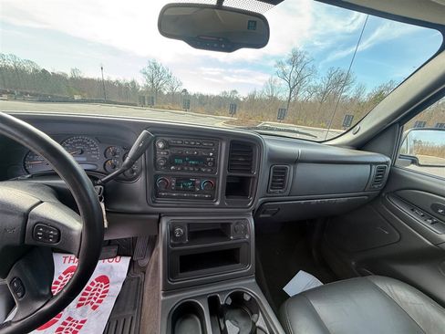 Used 2005 Chevrolet Silverado 1500 4x4 Extended Cab w/ Safe And Sound Package image 17