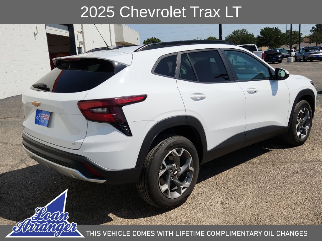 Used 2025 Chevrolet Trax LT FWD image 13