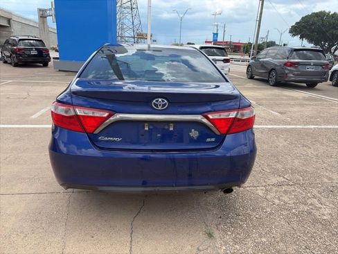 Used 2015 Toyota Camry SE FWD image 4
