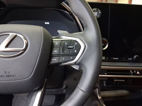 Used 2025 Lexus RX 350 FWD w/ Technology Package image 17
