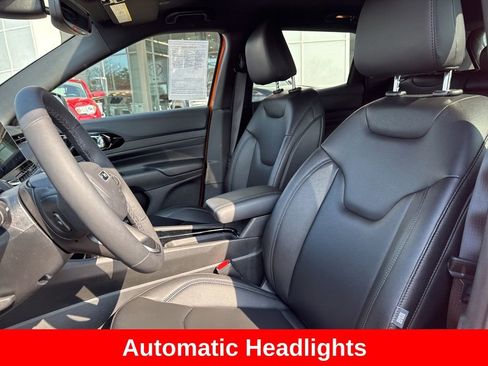 Used 2026 Jeep Compass Limited AWD/4WD image 12