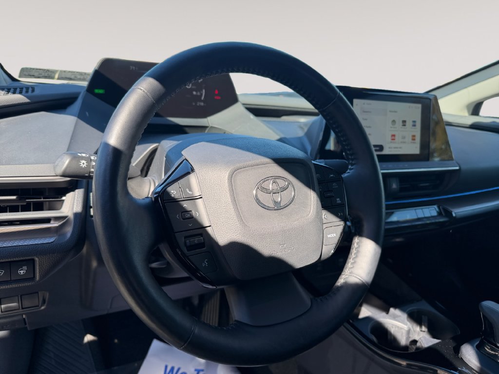 Used 2025 Toyota Prius XLE AWD/4WD image 12