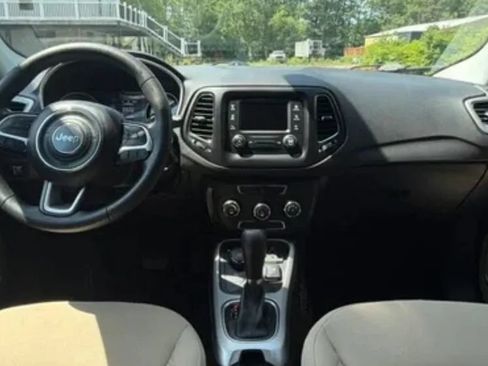 Used 2018 Jeep Compass Sport FWD image 17
