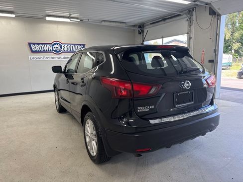 Used 2018 Nissan Rogue Sport S w/ S Appearance Package AWD/4WD image 3
