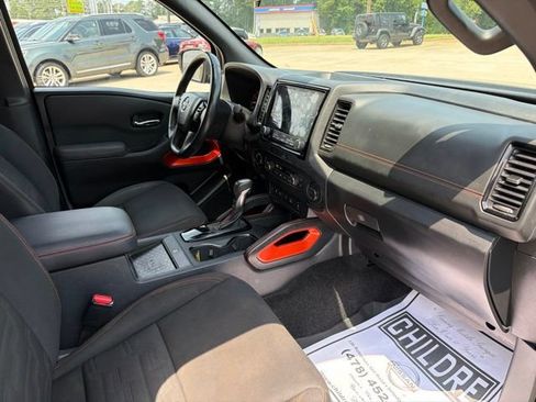 Used 2022 Nissan Frontier PRO-4X AWD/4WD image 15