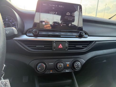 Used 2023 Kia Forte LX image 18