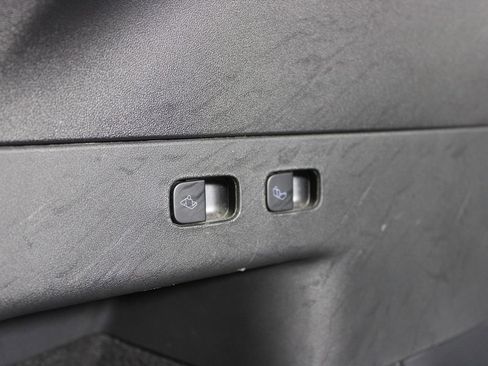 Used 2022 Tesla Model Y Long Range image 26