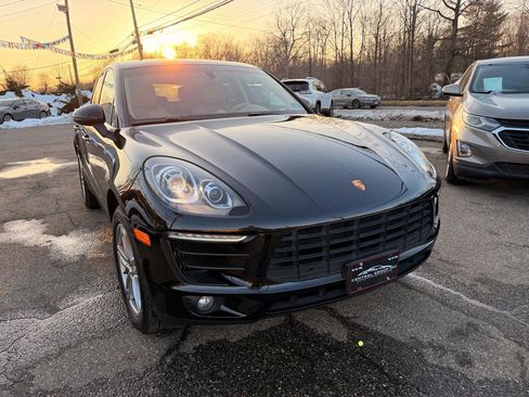 Used 2015 Porsche Macan S w/ Premium Package Plus image 9