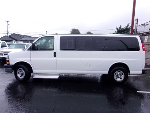 Used 2016 Chevrolet Express 3500 LT w/ LT Preferred Equipment Group image 6