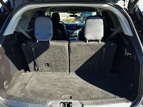 Used 2020 Ford Explorer XLT image 7