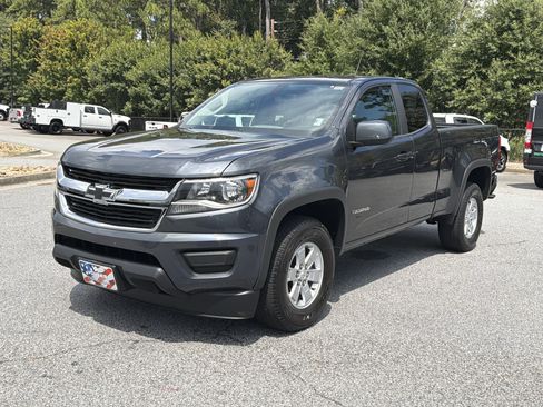 Used 2017 Chevrolet Colorado W/T w/ WT Convenience Package RWD image 3