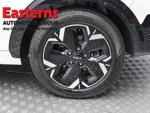 Used 2023 Kia Niro Wind w/ Wind Preserve Package FWD image 8