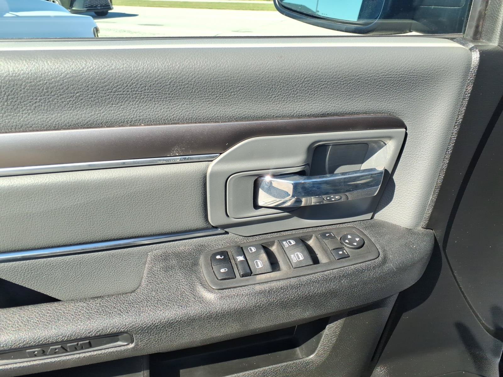 Used 2024 RAM 1500 Classic SLT AWD/4WD image 8