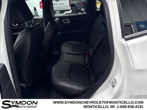 New 2025 Jeep Compass Latitude w/ Altitude Special Edition image 11