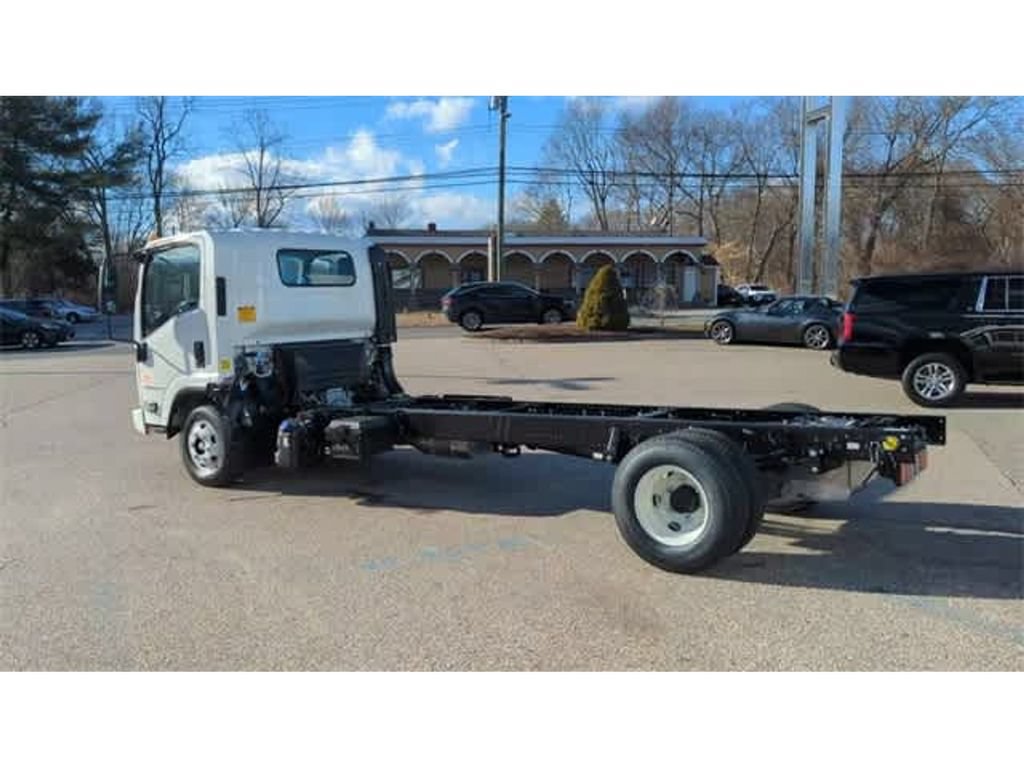 Used 2024 Chevrolet Low Cab Forward 4500 XD RWD image 36